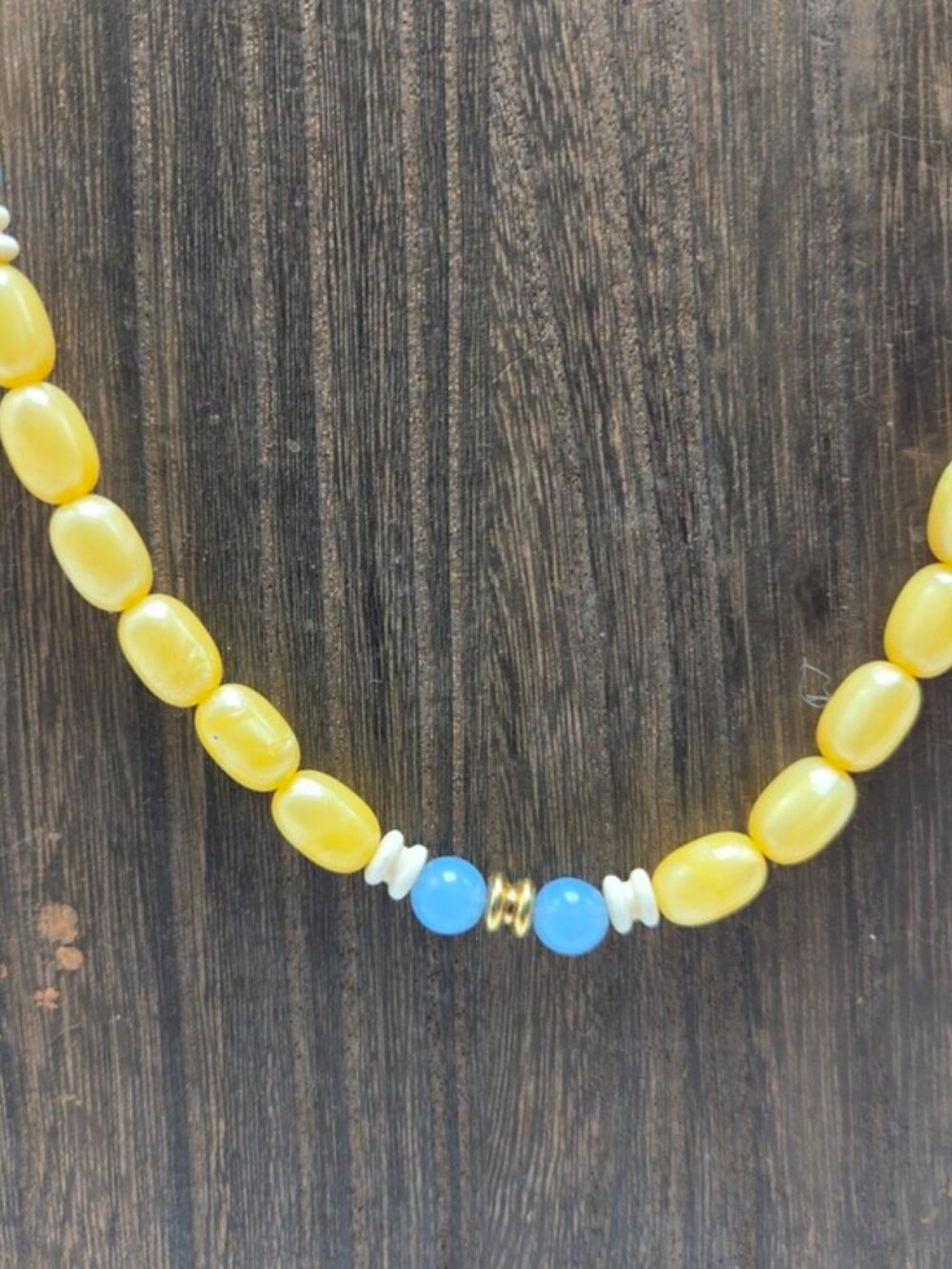 Avon 1989 French Countryside Necklace Pearlized Beads Single Strand Costume Vtg